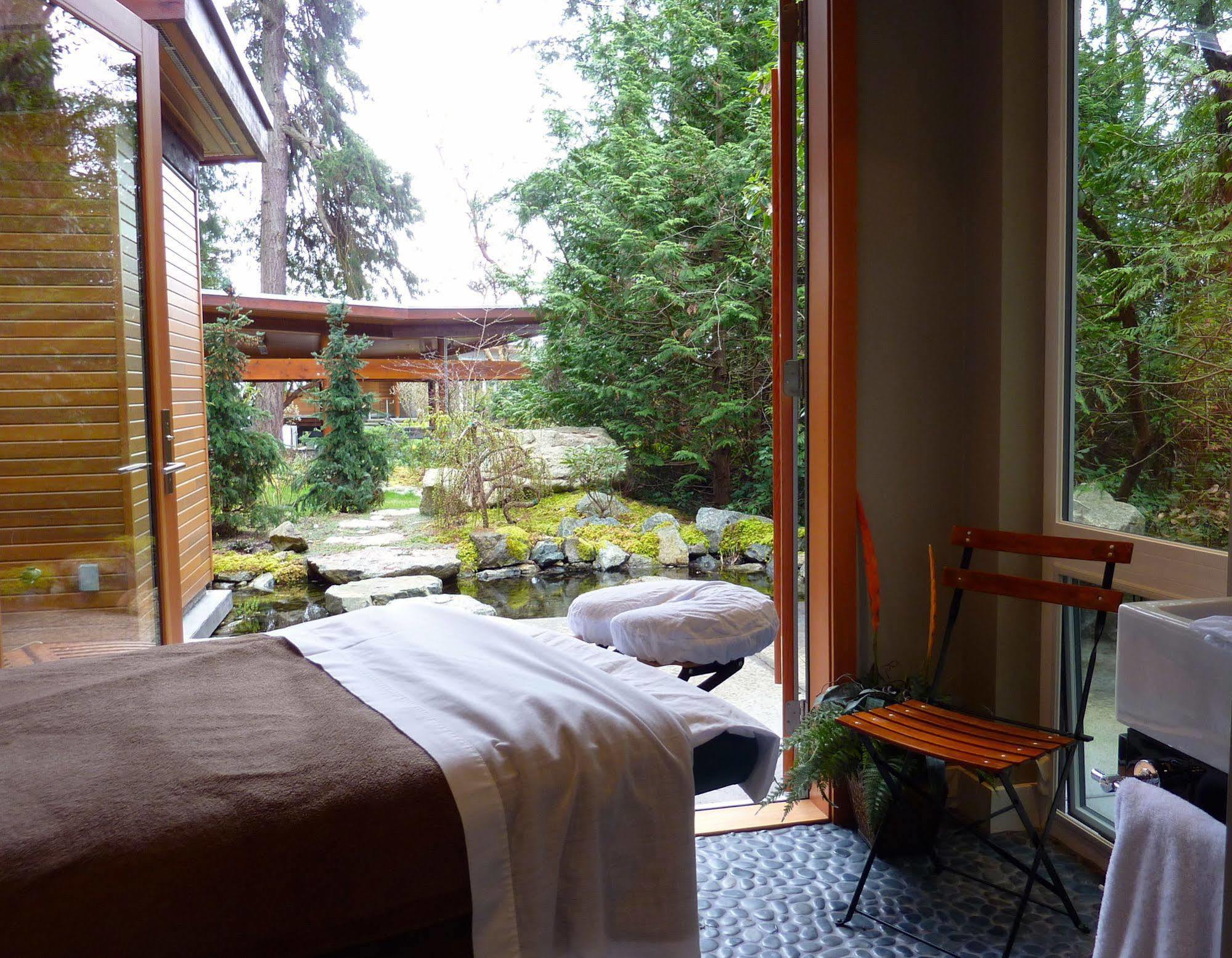 Pointhouse Suites On Sargeant Bay Halfmoon Bay Exterior foto