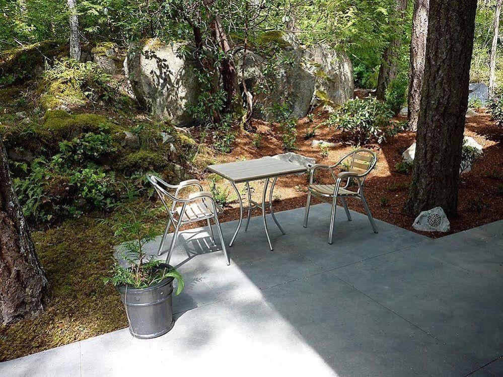 Pointhouse Suites On Sargeant Bay Halfmoon Bay Exterior foto